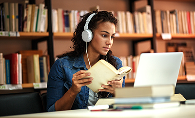 Especialízate y mejora tus capacidades al estudiar online