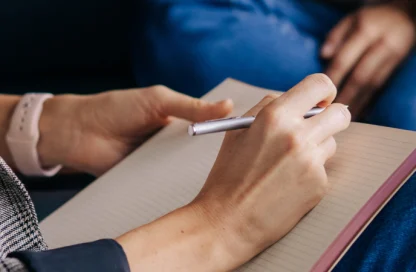 Las ventajas de estudiar Psicología como profesional adulto en el formato Advance