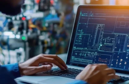estudiante en computador